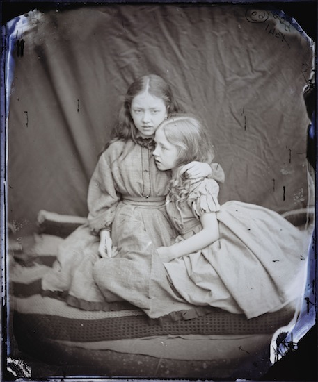© CHARLES LUTWIDGE DOGSON (1832-1898), LEWIS CARROLL (DIT), MARION POLLY ET FLORENCE FLO TERRY RMN (MUSE?E D'ORSAY) HERVE? LEWANDOWSKI