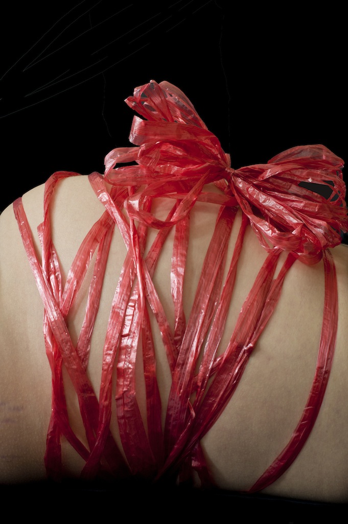 Rafia Rouge Print © Capucine Bourcart.