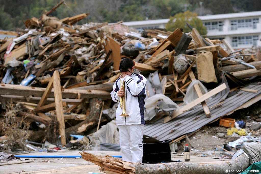 Vignette & Photos © The Asahi Shimbun