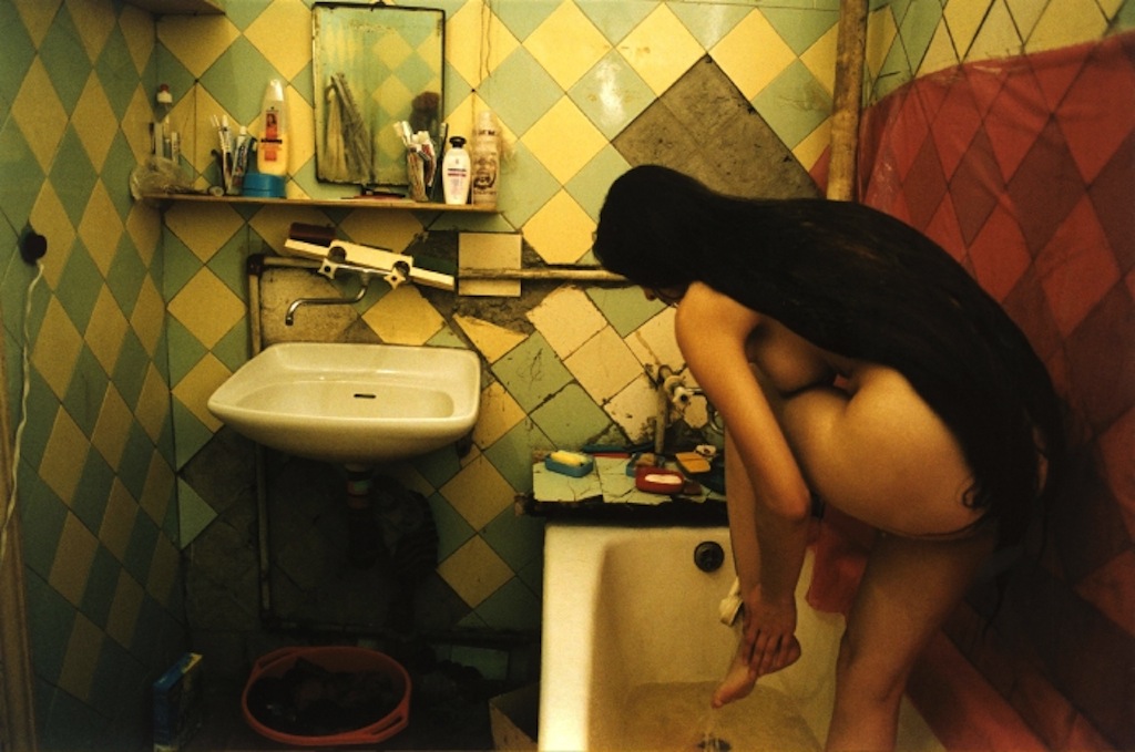 Nu dans la baignoire, Russie, 2000 © Franc?oise Huguier / Polka Galerie