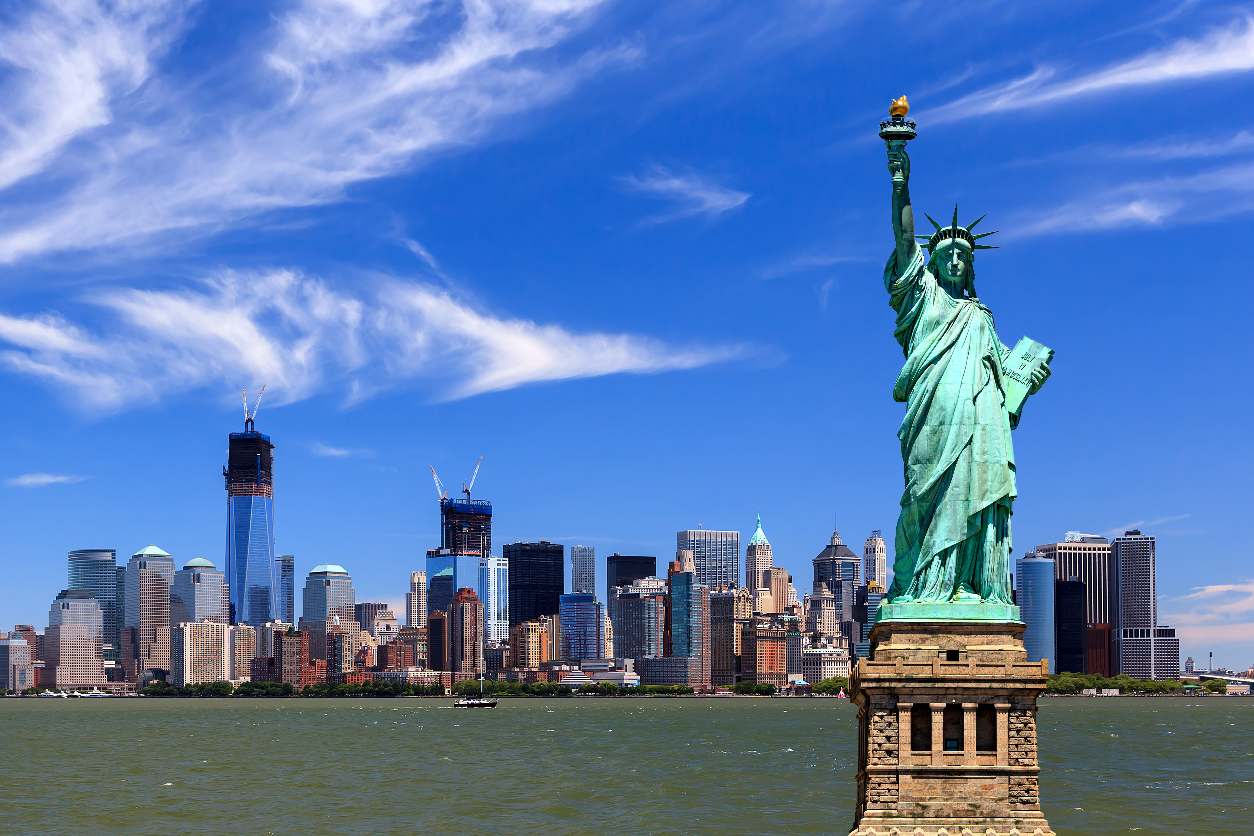 A good place in the world. Статуя свободы Нью-Йорк. Нью Йорк статуясвободу. НЬЮЙ РРК статуя свободы. Нью Йорк Манхеттен статуя свободы.