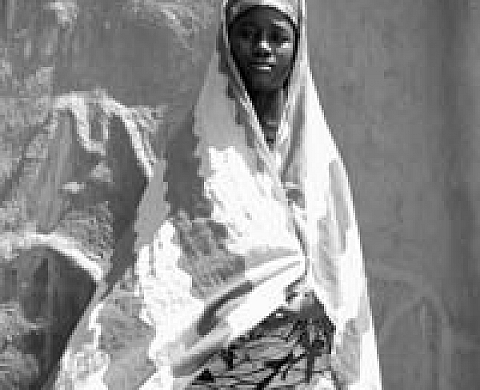 Michel Eisenlhor « Portraits posés entre tradition et modernité » A travers l'Afrique de l'Ouest Michel Eisenlhor « Portraits posés entre tradition et modernité » A travers l'Afrique de l'Ouest