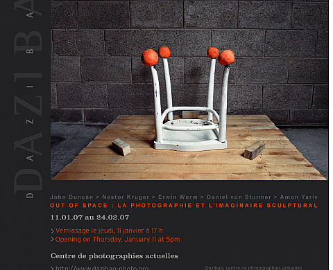 Out of space : la photographie et l'imaginaire sculptural
