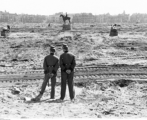 Friedrich Seidenstücker Entre ruines et passé - Photographies de Berlin 1945 - 1950 Friedrich Seidenstücker Entre ruines et passé - Photographies de Berlin 1945 - 1950