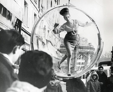 Bubble Bulle - Melvin Sokolsky Bubble Bulle - Melvin Sokolsky