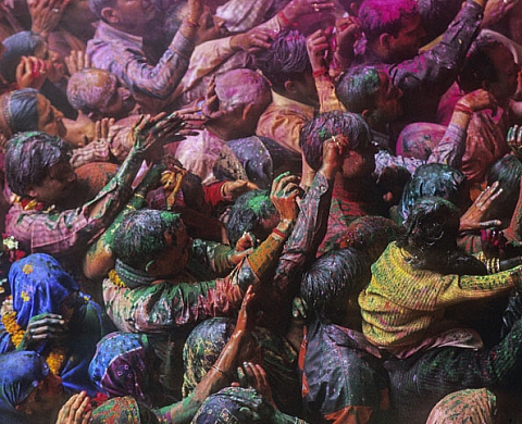 Holi, un grain de couleur en Inde - Véronique Durruty Holi, un grain de couleur en Inde - Véronique Durruty