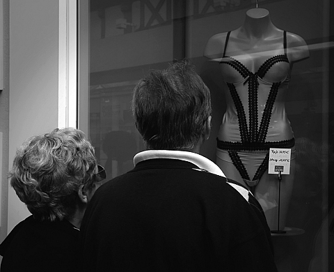 All you need is love, Association Hélio