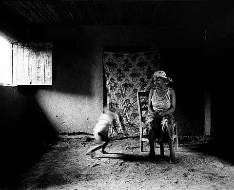 UMUGUDU, Une famille rwandaise par Yann Castanier UMUGUDU, Une famille rwandaise par Yann Castanier