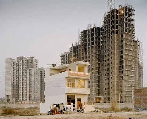 NEON PARADISE - Peter Bialobrzeski