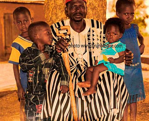 CHEFS COUTUMIERS DU BURKINA FASO VU PAR BRUNO LE GUE CHEFS COUTUMIERS DU BURKINA FASO VU PAR BRUNO LE GUE