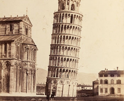 Two views of architecture : the photographic collections of the Fondazione Sa ndretto Re Rebaudengo and the Musée des Monuments Français Two views of architecture : the photographic collections of the Fondazione Sa ndretto Re Rebaudengo and the Musée des Monuments Français