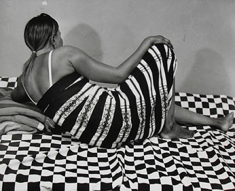 Le rituel de la Pose - L'Afrique en noir et blanc dans les années 1970