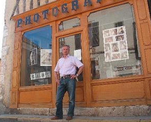 Le tout numérique aura-t-il raison des derniers photographes professionnels? Le tout numérique aura-t-il raison des derniers photographes professionnels?