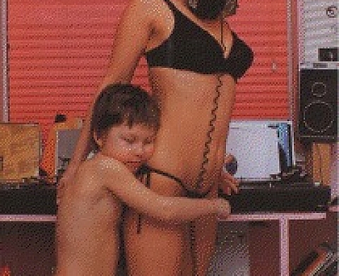 Je suis seul, avec vous au MAC's