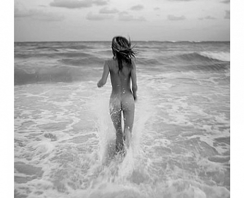 Russel James - On the beach, à la Young Gallery Knokke