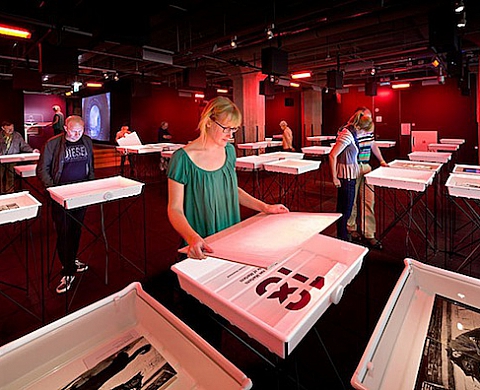 Une chambre noire qui raconte l'histoire avec The Darkroom