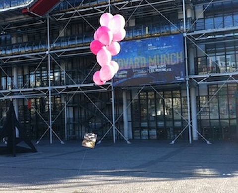 Philippe Echaroux expose de manière éphémère dans les rues de Paris