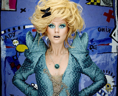  J'ai imaginé cela comme une performance, guidée par un seul mot : explosion.  