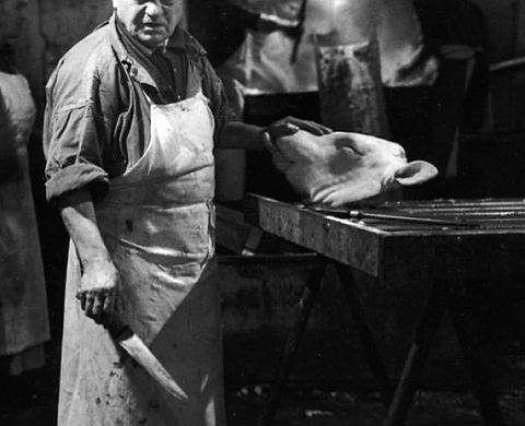 Paris Les Halles : La France qui se lève tôt de Robert Doisneau Paris Les Halles : La France qui se lève tôt de Robert Doisneau