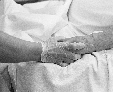 Au coeur du milieu hospitalier avec Les Blouses Blanches d'Hélène Mauri