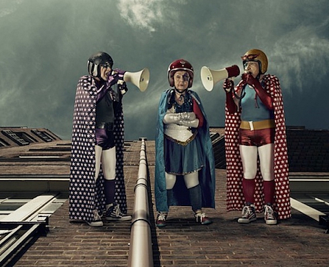 Sacha Goldberger expose sa Super Mamika en plein air Sacha Goldberger expose sa Super Mamika en plein air