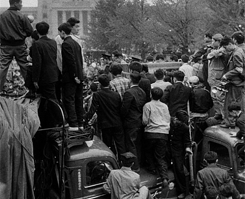 Mitome Tadao expose sa «Jeunesse japonaise en ébullition 1957-1972»