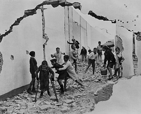 Trois exposition au Musée de l'Elysée : Howard Greenberg - Collection ;  Freaks - La monstrueuse parade ; Luciano Rigolini - Concept Car