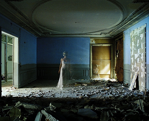 Estelle Lagarde expose sa série « Dames des Songes, Contes Sauvages et Hôpital » à l'Espace Saint-Louis de Bar-Le-Duc