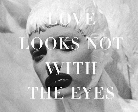 « Love Looks Not With The Eyes », Lee Alexander McQueen par Anne Deniau  « Love Looks Not With The Eyes », Lee Alexander McQueen par Anne Deniau