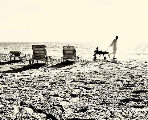 Beatrix Jourdan expose « Les fils du soleil » au Jean Monnet Building