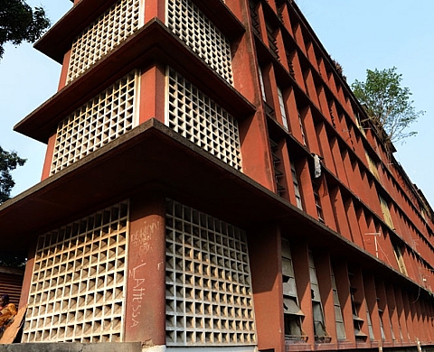 Philippe Guionie expose L'Unité d'habitation Air France à l'Institut Français du Congo à Brazzaville