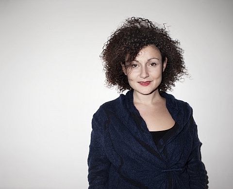 Sara Prestianni éclaire la détresse dans les rues de Paris Sara Prestianni éclaire la détresse dans les rues de Paris