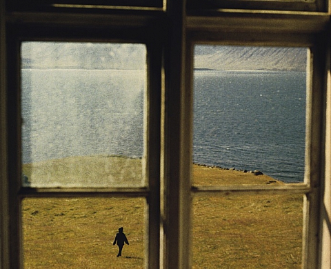 « Le vent qui a des yeux », deux regards pour un même souffle poétique  « Le vent qui a des yeux », deux regards pour un même souffle poétique