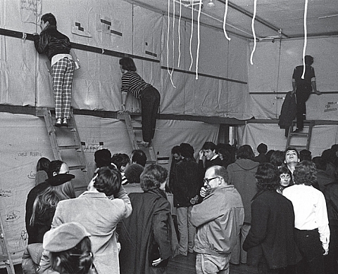 L'exposition Jean Dupuy les années collectives (1973-1983) présentée à la galerie Loevenbruck L'exposition Jean Dupuy les années collectives (1973-1983) présentée à la galerie Loevenbruck