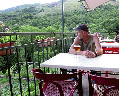 « Un bistrot sinon rien ! Petits lieux et grands espaces du Massif central », photographies de Pierrick Bourgault