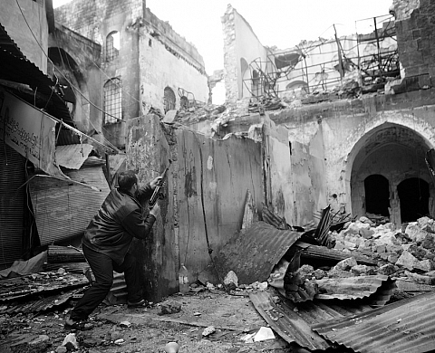 « Témoigner, mourir » : exposition des photographies d'Olivier Voisin, disparu en Syrie le 24 février 2013 « Témoigner, mourir » : exposition des photographies d'Olivier Voisin, disparu en Syrie le 24 février 2013