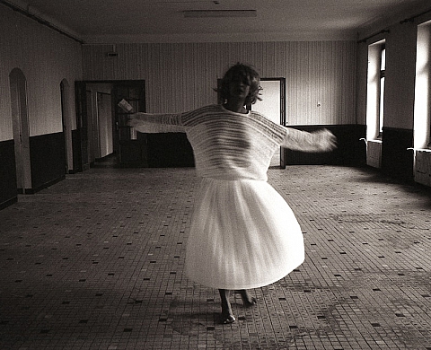 Soraya Hocine expose «Serai-je vivant demain plutôt qu'aujourd'hui?» au Chateau de St Alban sur Limagnole