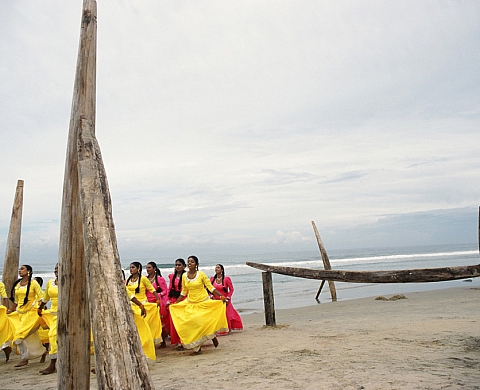Alain Carayol présente ses clichés des « côtes de l'Inde à mobylette » à la Tour Bidouane