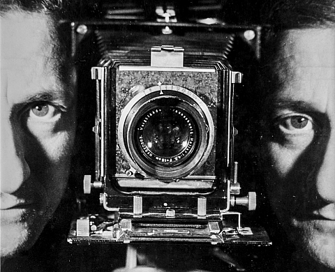Le Jeu de Paume présente ses nouvelles expositions : Erwin Blumenfeld et Natacha Nisic Le Jeu de Paume présente ses nouvelles expositions : Erwin Blumenfeld et Natacha Nisic