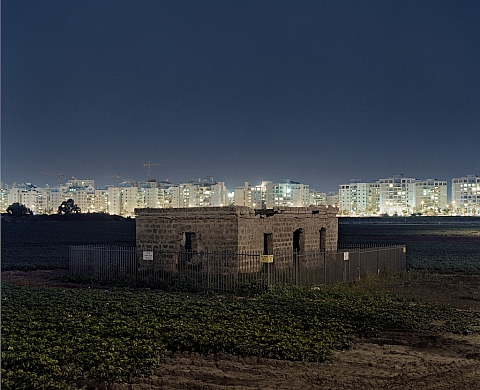 Le Prix Scam Roger Pic 2013 est décerné à Bruno Fert pour son portfolio « Les absents » de l’Agence Picturetanck.