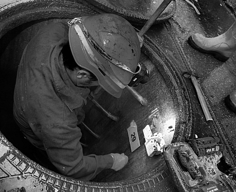 « Ici-bas les égouts de Paris » : un regard inédit sur les égoutiers de la Ville de Paris