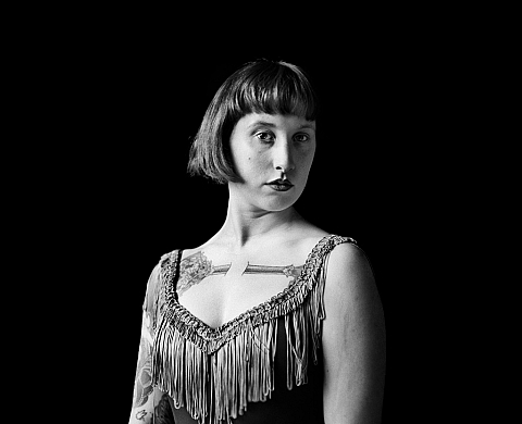 La Galerie Les Filles du Calvaire présente « La Femme d'à côté »