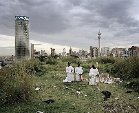 Tour d'horizon de la nouvelle exposition du Bal « Ponte City » ou l'autopsie d'un rêve architectural en Afrique du Sud Tour d'horizon de la nouvelle exposition du Bal « Ponte City » ou l'autopsie d'un rêve architectural en Afrique du Sud