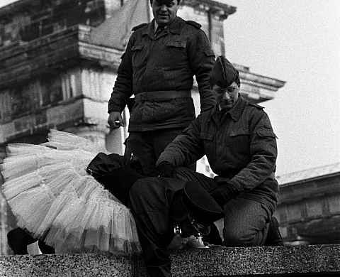 La Galerie Polka présente « Hidden Scars » tour d'horizon de l'oeuvre photographique de Stanley Greene La Galerie Polka présente « Hidden Scars » tour d'horizon de l'oeuvre photographique de Stanley Greene