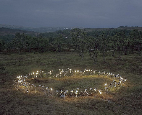 La Galerie Melanie Rio présente une installation de Rune Guneriussen et un ensemble de photographique réalisées en Norvège