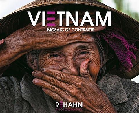 « Vietnam mosaic of contrasts », Réhahn brouille les frontières entre reportage et voyage. « Vietnam mosaic of contrasts », Réhahn brouille les frontières entre reportage et voyage.
