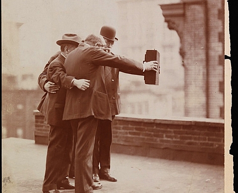 Le premier « selfie » de l'histoire