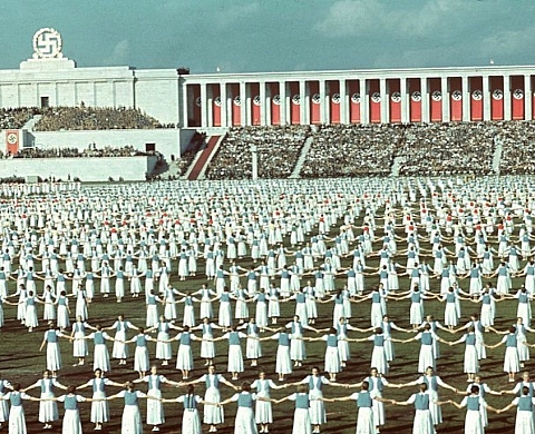 Les photographies du IIIème Reich par Hugo Jaeger dans Life : quand l'Art rencontre l'horreur