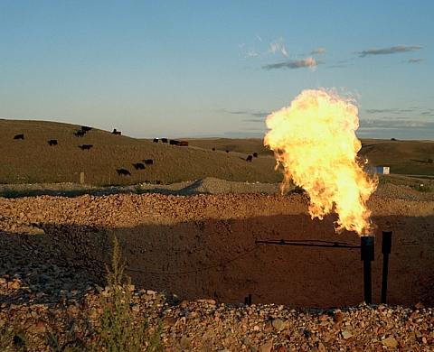 Sarah Christianson When the Landscape is Quiet Again: North Dakota’s Oil Boom