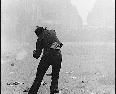 LE CONFLIT INTERIEUR Gilles Caron